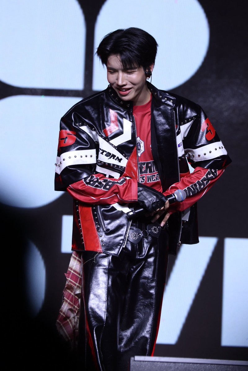 keenfanbaseTH's tweet photo. วันนี้สดใสมากเลยนะคนเก่ง 💖👀

CLOVER AT MONSTER FEST 26 

#MonsterMusicFestival2026xCLO_VER
#MonsterMusicFestival2026_D1
#keenkeno , @keenkeno_sp https://t.co/U6zk8NAt1C