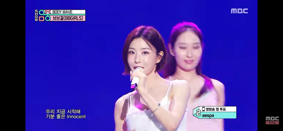 Rlaeunsol165's tweet photo. 260725 쇼!음악중심 브브걸 언니들
Body wave 🐳🩵🦋
그와중에 민영언니 머리 묶은거 완전 예쁘잖아 🩷🥹 
은지언니는 생머리가 예쁘고 유나언니는 평생 단발이 어울려 👍🏻
.
.
#여름무대 #comeback #260725_쇼음악중심 #bbgirls #summerqueen #bodywave #KHL #음방 #bbee https://t.co/jkEgCKOJta