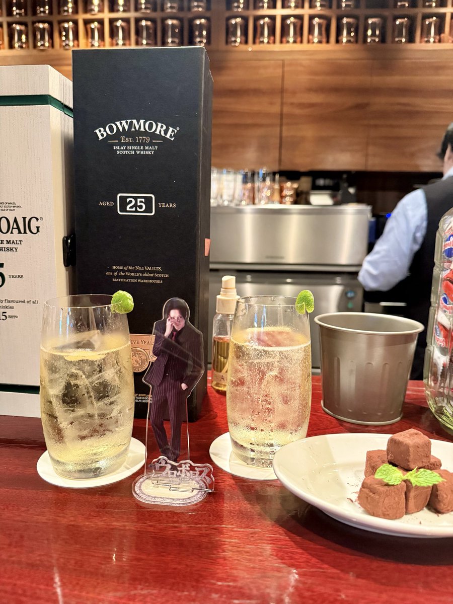 potatoooo_27map's tweet photo. スーツな段野さんがが似合うバー☺️🥃 https://t.co/0ZdPcns0Im