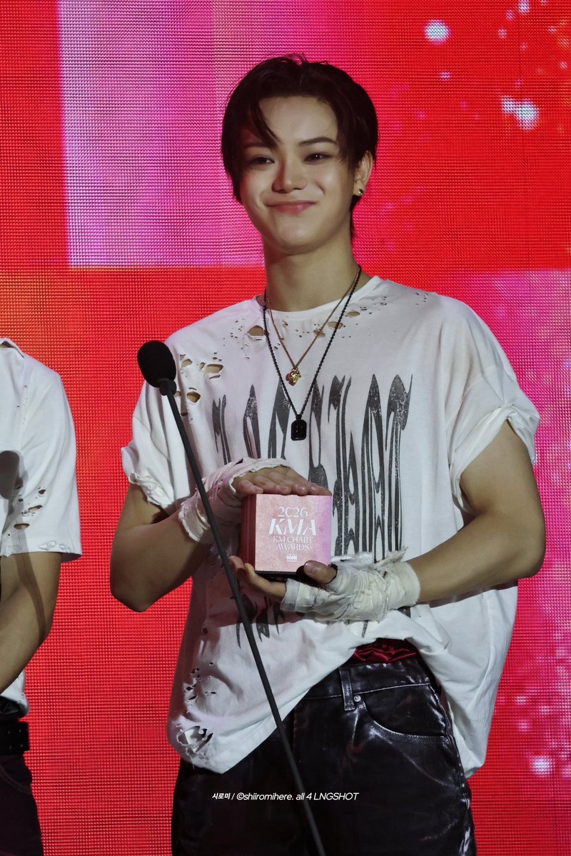 shiiromihere's tweet photo. 260725 KMA
온도차😠🥰
#롱샷 #LNGSHOT #오율 #OHYUL https://t.co/CUaDFULTIB