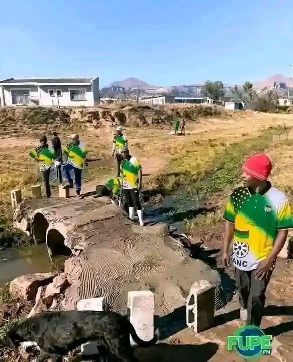 Patriot_S_A's tweet photo. Well done ANC Thank you for the 26 Million Bridge. Let's vote for ANC 💛🥺 https://t.co/bnxWhnnnR8