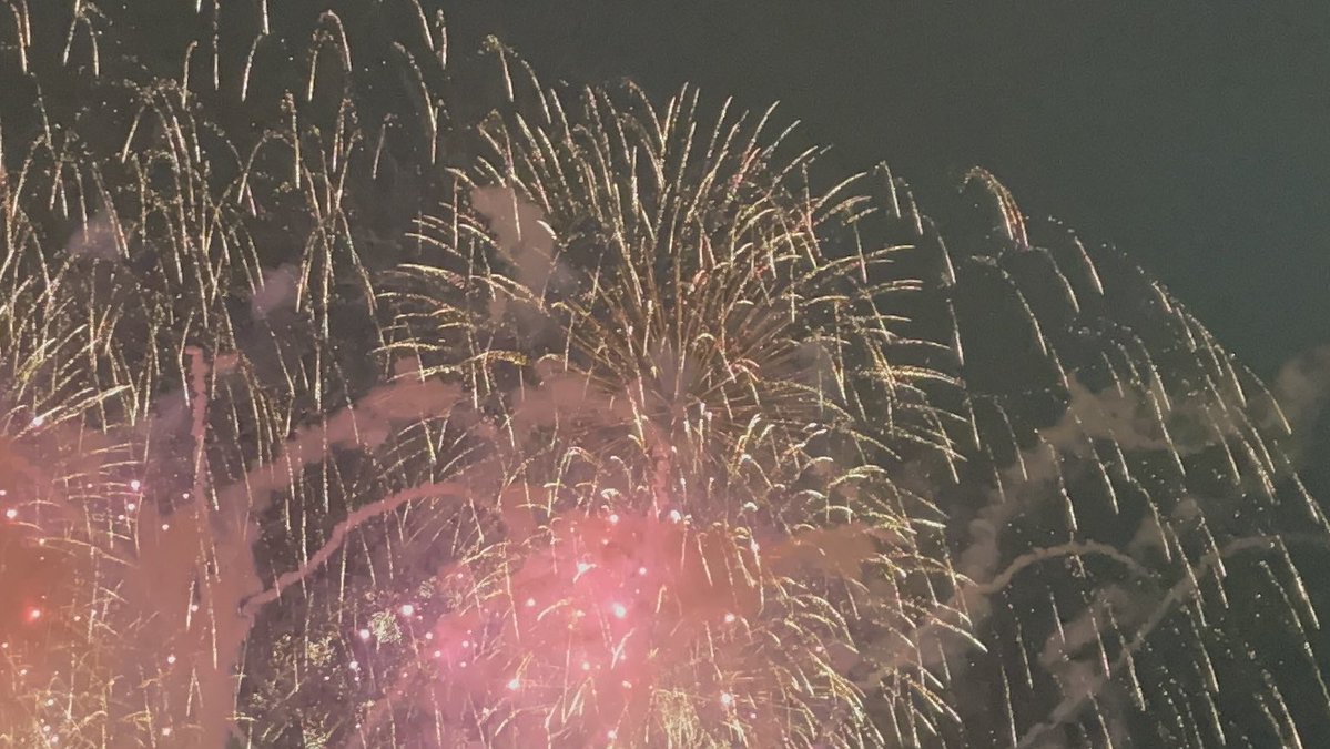 goodday365gphp's tweet photo. 花火大会楽しかったー‼️
夏が始まったって感じがしてウキウキ✨
雨が怖かったけど降らなくてよかったわ🥳
明日からも夏を満喫するぞー🎆

（写真とるの下手すぎてすみません🥹💦） https://t.co/hmmHmn4Z6U