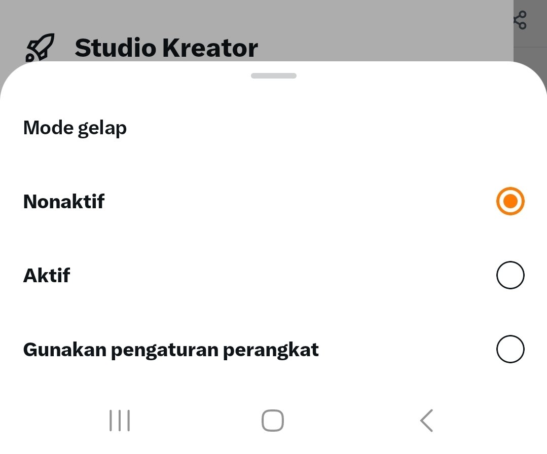 claimprizee's tweet photo. aku abis update apk dan tenyata dark mode nya udah gak ada mode 'tamaram'😭 jadi mulai sekarang aku pake mode light ya, ini contoh media proof nya oke, don't rr plss😽🤏🏻 https://t.co/oIFgHTL13Y
