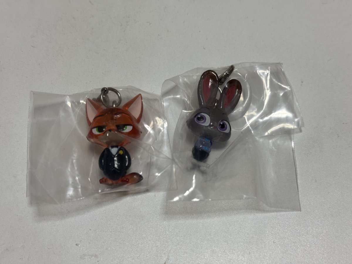 cmchqn's tweet photo. 【交換】めじるしアクセサリー めじるしチャーム ズートピア2 ガチャ 

譲➞ジュディA or ニックB

求→ジュディB

郵送でのお取引になります🙇🏻‍♀️ https://t.co/hz7KU0dmZt
