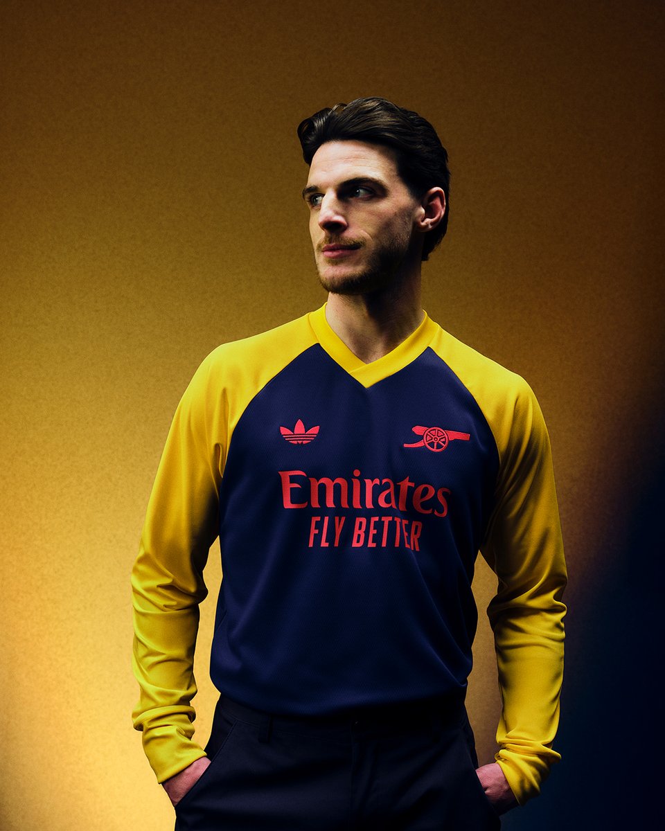Arsenal's tweet photo. Dress to impress. 

Our pre-match collection is now available on Arsenal Direct and in-store 🛒  

🤝 @adidasfootball