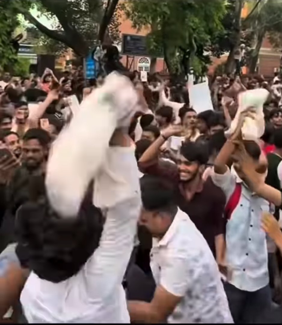itskhushiof7rt's tweet photo. Finally Dharmendra ji ne apni itni beizzati karane ke bad resigned Kar Diya 
Congratulations 🥹🥳 
@CJP_for_India https://t.co/cImyr2NxyC