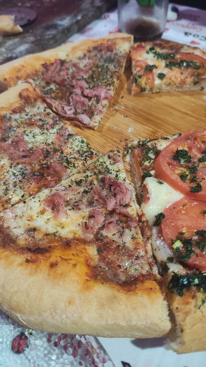 ZXnan0's tweet photo. @toecutter269 @PeppermintSour2 Aver, pasa que almorzas? https://t.co/vrA0e6bFn2