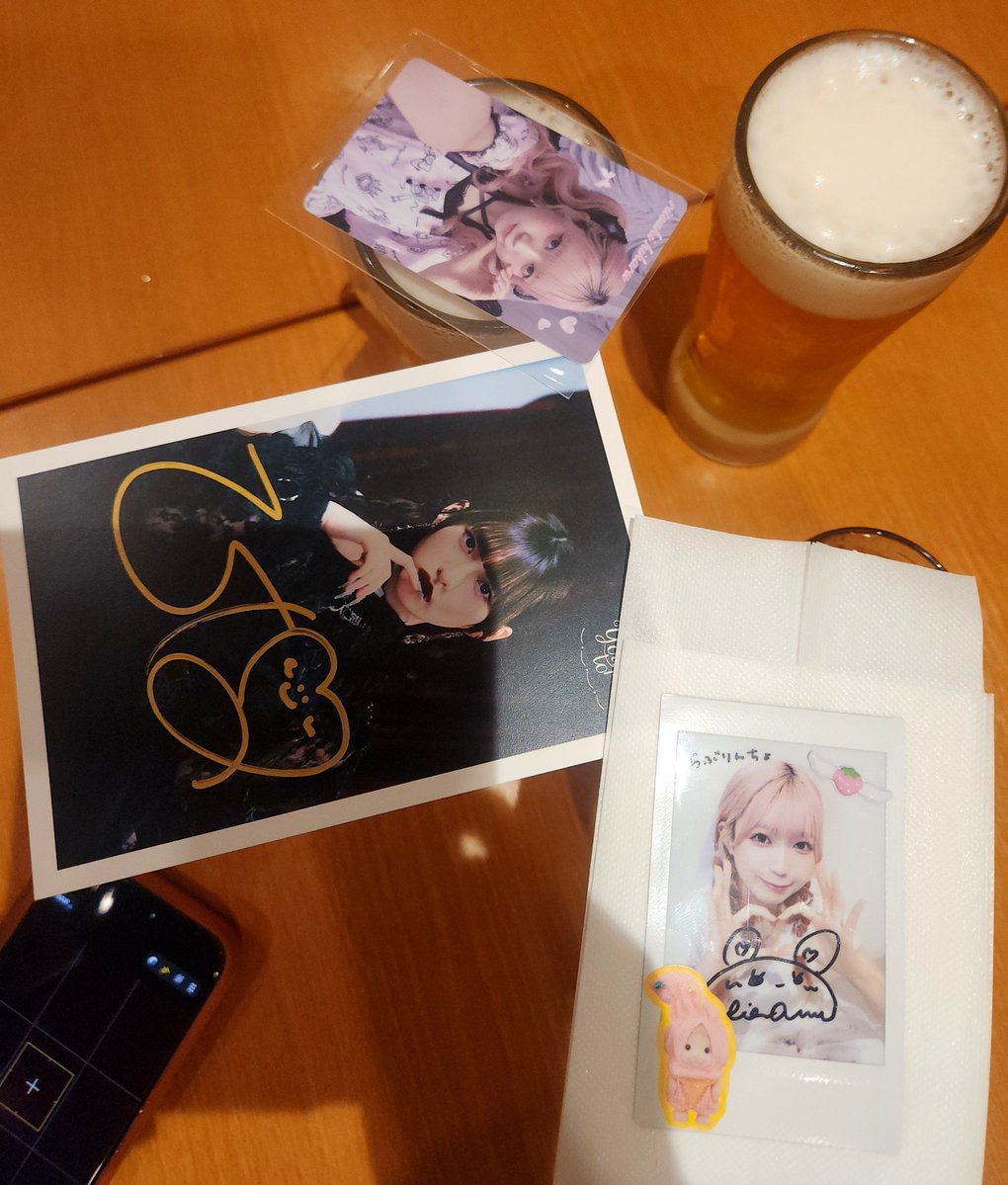 kimaira828's tweet photo. るんちゃんに乾杯🍻
お見送りでチェキのお礼を改めて伝えて2問目もラスト問題まで正解だったよ!って伝えると「凄い!どうしてそんなに分かるの？」とビックリしていたるんちゃんが可愛かったです🤍 https://t.co/ujM76CbVoT