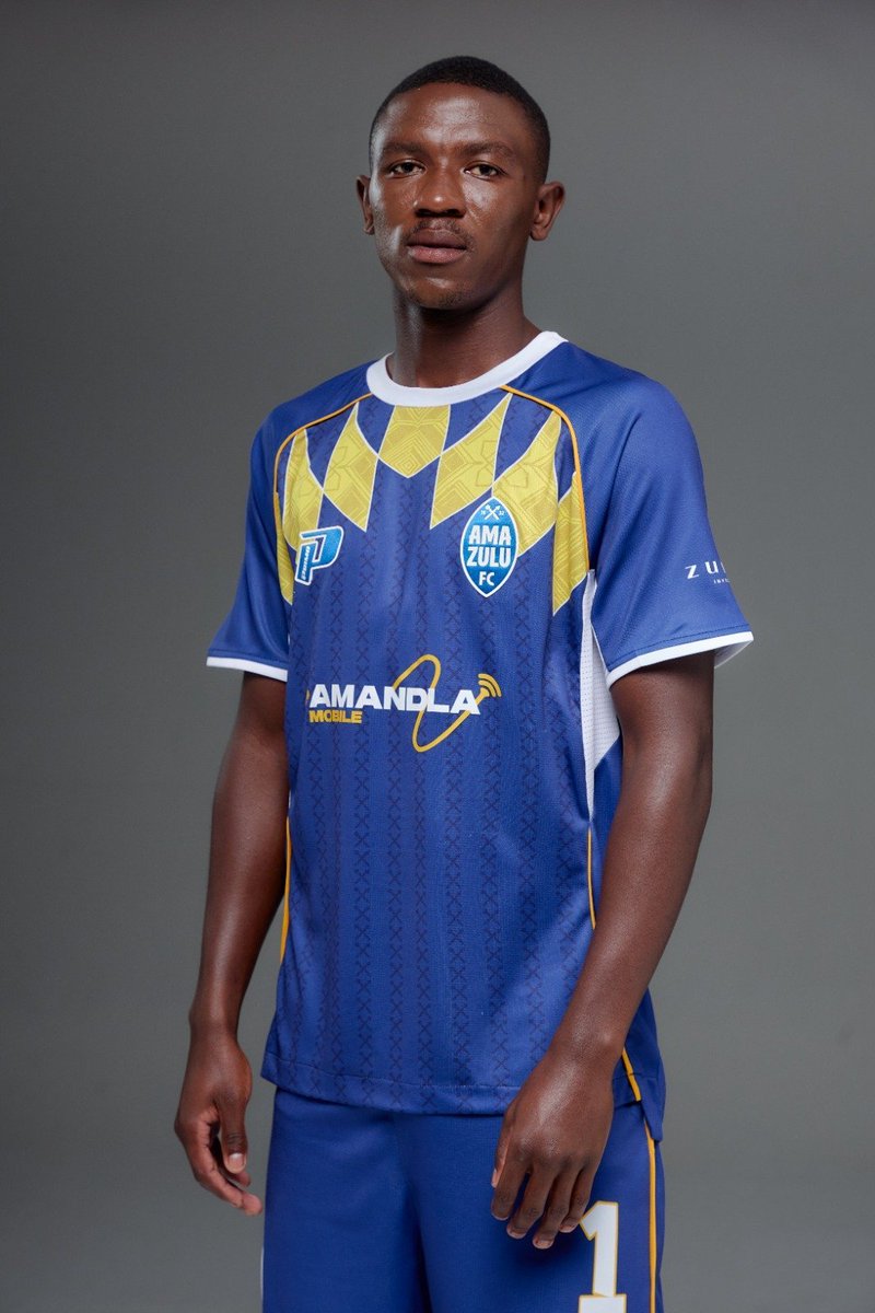 ramalokot's tweet photo. The main reason Sandile must be SAFA president.

This jersey is 💯 🇿🇦

🔹Amazulu FC: 💯 🇿🇦 owned
🔹Coach: 💯 🇿🇦
🔹Jersey: 💯 🇿🇦 https://t.co/l0pgo7uBpX