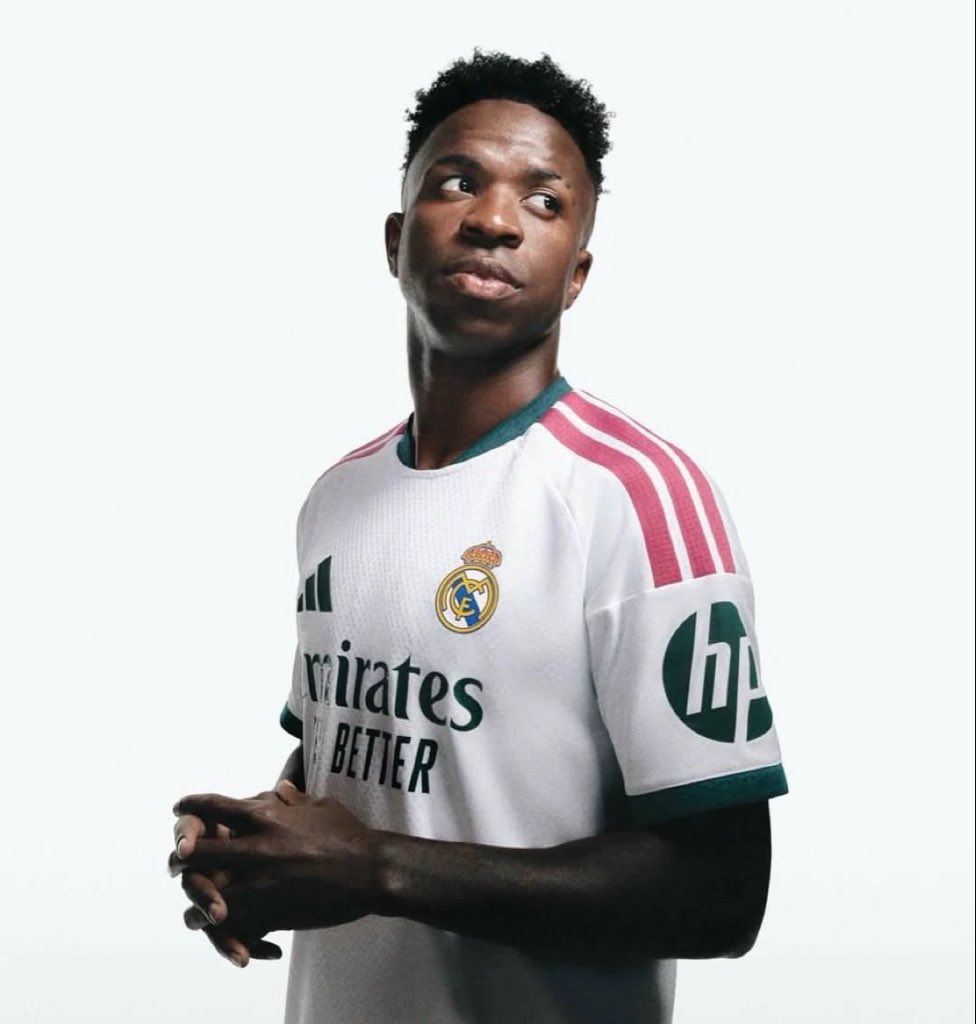 ActuFoot_'s tweet photo. 🚨🚨🚨 ARSENAL EXPLORE LA PISTE VINICIUS JUNIOR 🇧🇷 !!!!!! ❤️🤍

Le Brésilien a été validé par tout le monde en interne. ✅

Pas encore de discussions entamées mais le joueur est une option pour les Gunners.

🗞️ @David_Ornstein https://t.co/wQ1k9HuvhV