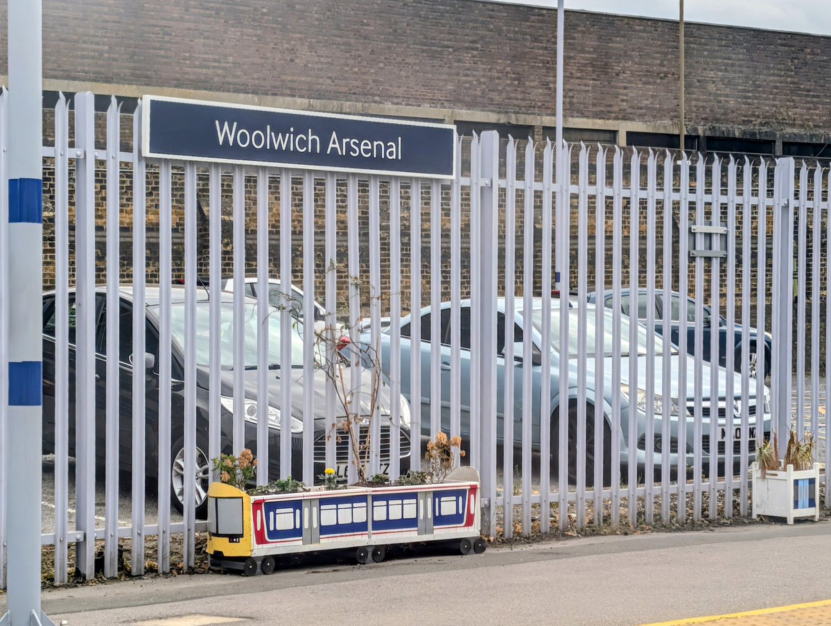 TheMurkyDepths's tweet photo. Love the little Network SouthEast train planter at Woolwich Arsenal https://t.co/X0yIACmPix