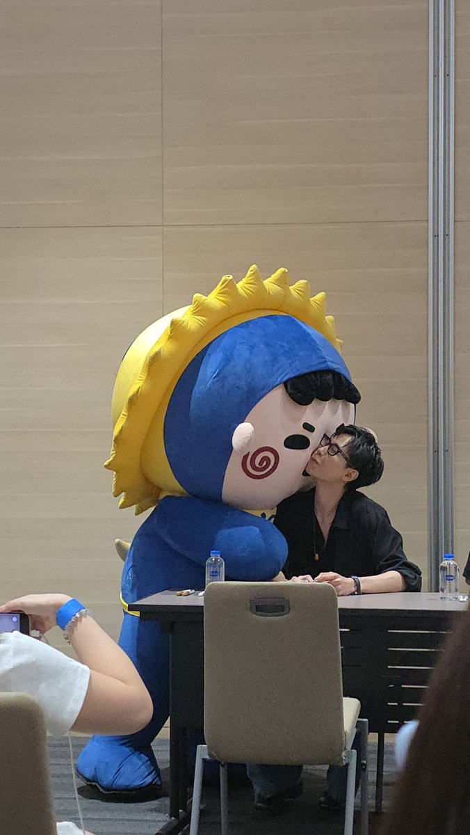 nxxJunniorrs's tweet photo. นานๆจะมีโมเม้น รักกันของแด๊ดจู้กับจัมโม่ https://t.co/i14QLp638x