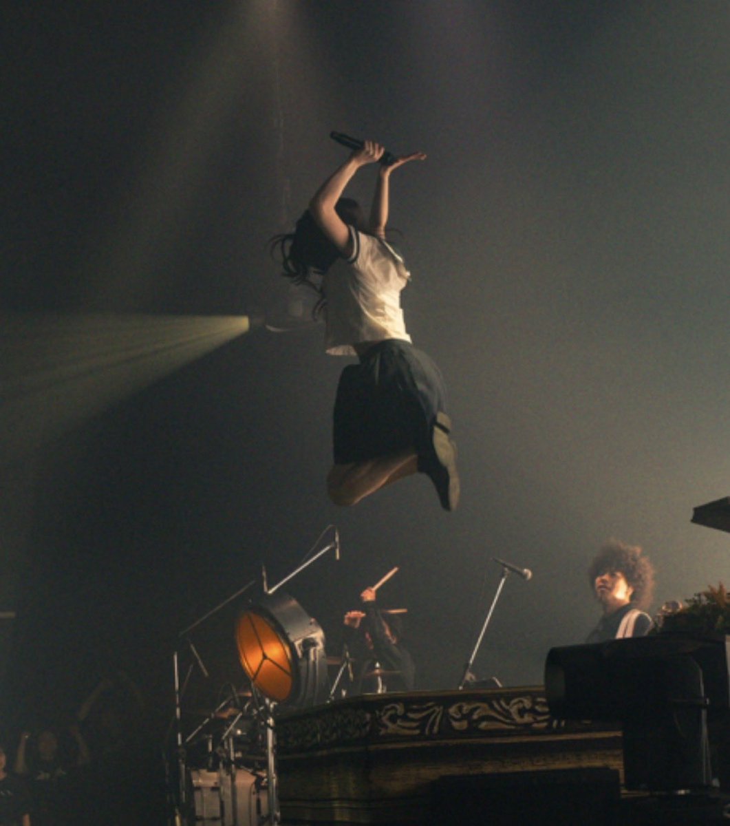 tuki_music_'s tweet photo. 次のツアーまでにあと10センチ飛べるようにする･*･:≡(　ε:) https://t.co/sc6K3halp3