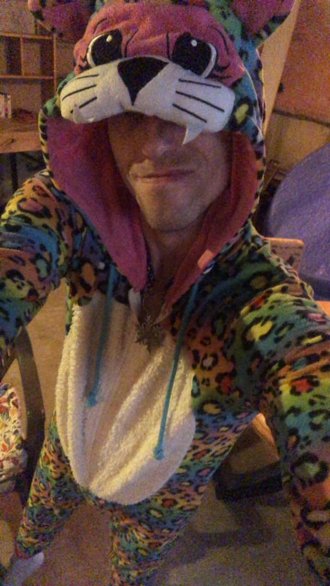 blinky_snep's tweet photo. Onsie time #furry https://t.co/kNSic3F2dz