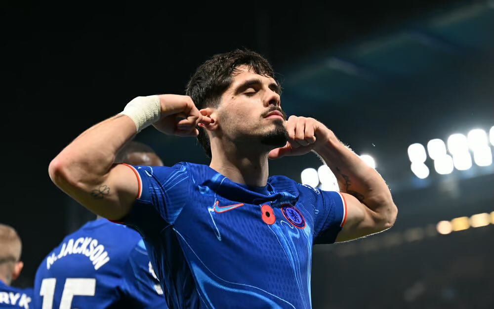 thetedreport's tweet photo. Understand #CFC have no active plans of selling Pedro Neto this window 🇵🇹💰

Neto has been subject to interest from #LFC, and reports suggested #THFC reached a verbal agreement with #CFC

Limited game time is a possibility for Neto next season, depends on Xabi Alonsos plans https://t.co/rw8X1vQeVn
