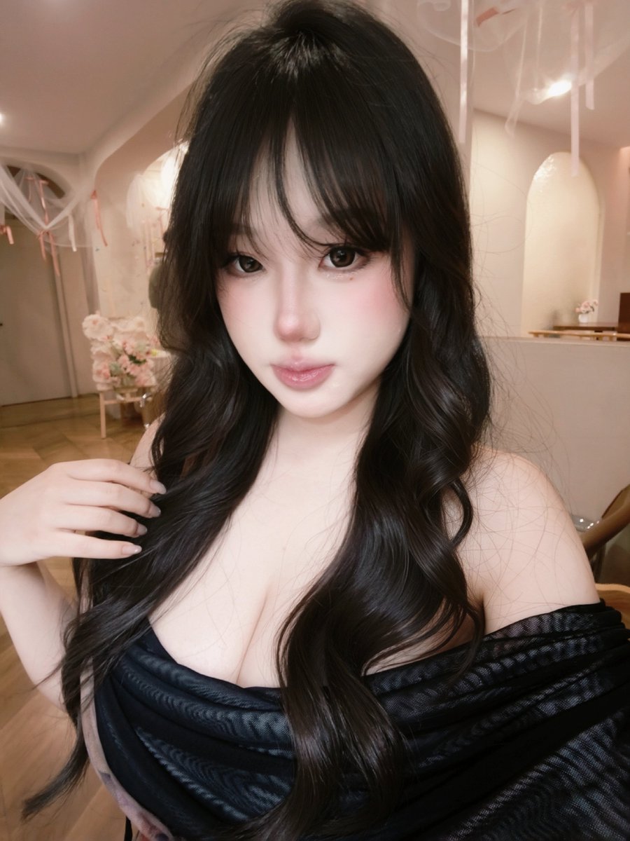 InnocentB1tch_'s tweet photo. 他们叫我软嘴唇 https://t.co/eyW1Gg7IF7