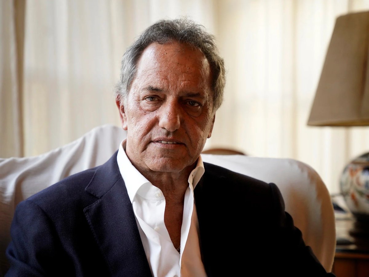Alerta140's tweet photo. 🚨🇦🇷 #AHORA | Intentaron robar a Daniel Scioli en su casa de Villa La Ñata: el líder de la banda había sido su custodio. https://t.co/ICbITL7nSm