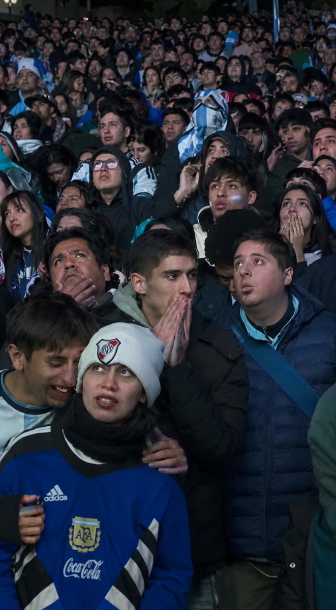 Sebastian_cco's tweet photo. @RaulCARP01 @Valenti05257802 SOS muertos de hambre boludo, estás lleno de inflación y de miseria, conoce tu pais de mierda que esta lleno de villeros color cartón https://t.co/qhzlBoj9nb