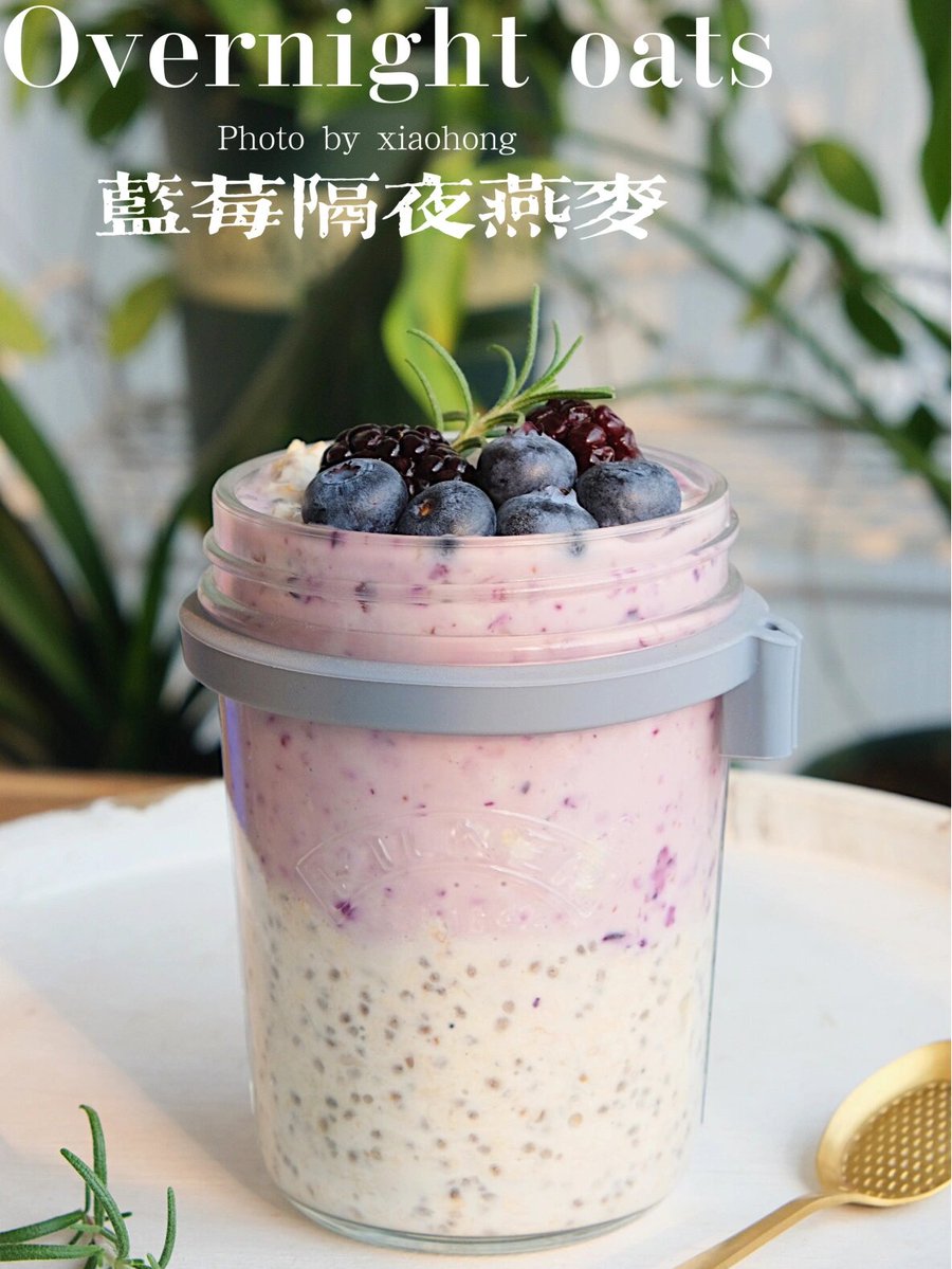 JimBarahonll's tweet photo. Just whipped up a quick u0026 cozy oatmeal bowl for breakfast  Topped with fresh blueberries, a drizzle of honey and a sprinkle of chia seeds—fuel for my busy morning! #SimpleMeals #BreakfastVibes https://t.co/mlJM72lFmx