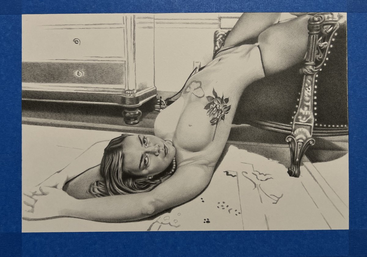 deancarpmich's tweet photo. An update of my current portrait drawing stage, of the nude form. Swipe for a close up and scale comparison. Blackwing pencil on medium weight paper.@DevilzPink https://t.co/sBucYkgU5N