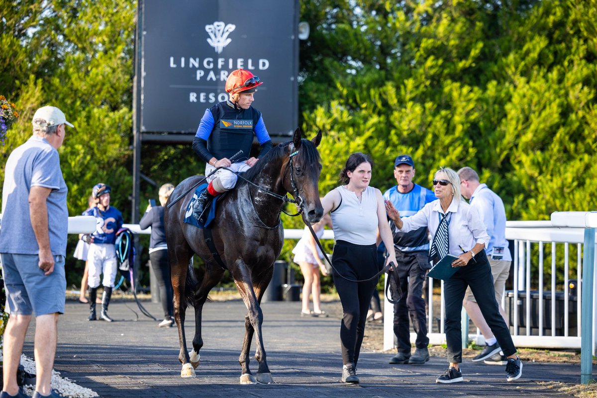 OllieSangster's tweet photo. Two-year-old colt, It Dunt Marra powers home to break his maiden under Stevie Donohoe at Lingfield this evening. Congratulations to his owners, @PompeyVentures 🏆

#OllieSangsterRacing https://t.co/32ITwdyf4A