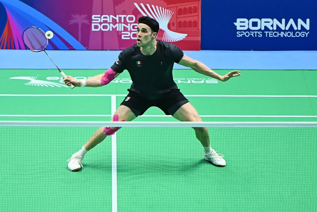 DiariodeMorelos's tweet photo. 🏸🥇 ¡MÉXICO ES CAMPEÓN EN BÁDMINTON!

México derrotó 3-0 a Guatemala y conquistó la medalla de oro en la prueba de equipo mixto. 🇲🇽🏸

¡Otra presea dorada para la delegación mexicana! 🔥🥇 https://t.co/awCoL0bmmp