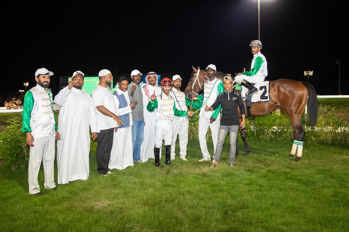 IPADDOX's tweet photo. -📷 الشوط8 الحفل2
مفتوح الدرجات 4 سنوات واكثر
حصن وافراس(انتاج-مستورد)
الجائزة/120,000 الف ريال

الفائز: مقتحم(IRE) (SOLDIER'S CALL)
المالك: الشيخ عبدالله الحمود المالك الصباح
المدرب:عبدالله السدراني
الخيال:محمد الدهام
المسافة:1200م
الزمن: 1:18:55
#موسم_سباقات_الطائف
#البادوك https://t.co/ggmPoqD0R5