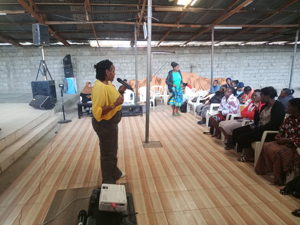FWellnessKE's tweet photo. Fadhili Wellness Collective joined our partners for a healing and sharing session with child rights activists and parents of missing children in Kayole. The area has experienced dozens of dissapearencs and defilements, causing distress to parents and the community. https://t.co/znaWu1VdHI