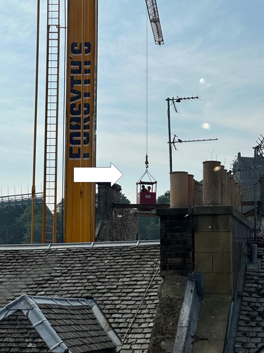 inthestair333's tweet photo. Enjoying the 21st century hi-tech methodology used in securing the burnt out Debenhams building in Princes Street, Edinburgh. Man on the moon. Men in a basket. #edinburgh #technology #livinginthefuture https://t.co/UllSD1vzYs