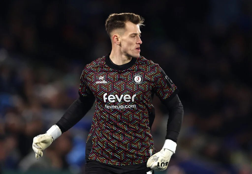 thetedreport's tweet photo. #ManUtd goalkeeper Radek Vitek has publicly signalled desire to leave Old Trafford this summer ✈️🧤

More likely to be a loan deal, Vitek had a successful spell at #BCFC, who are looking to bring him back

Reports also suggest concrete interest from #Boro

#EFl #ManUtd #Transfer https://t.co/JnXTpWVGKG