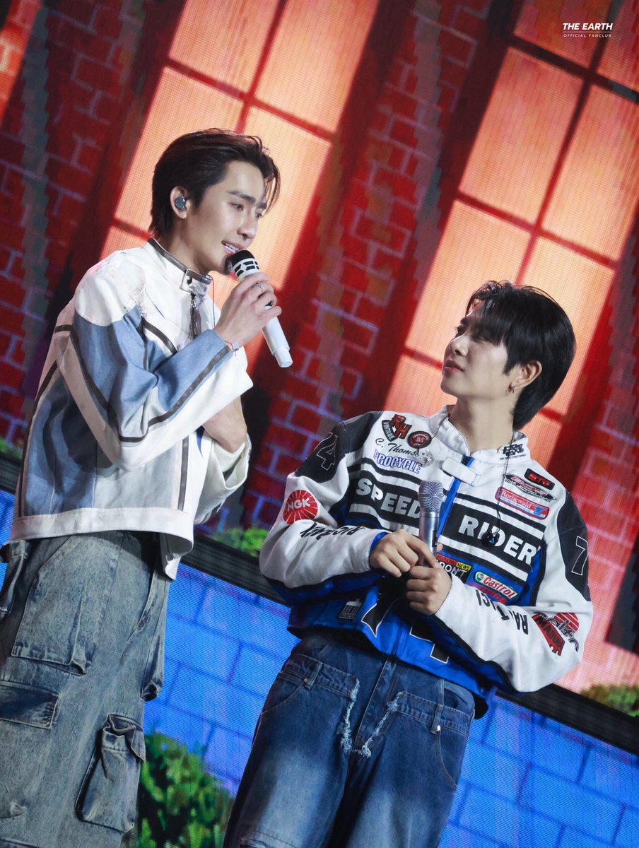 EarthOfficialFC's tweet photo. พี่เอิร์ท : มิกซ์เป็นคนที่อยู่ข้างผมตลอด ไม่ว่าจะยามทุกข์ยามสุข บางครั้งรู้ว่าเขาโกรธ แต่เขาก็ยังอยู่ข้างผม เขาเป็นคนที่ไม่ทิ้งผมไปไหน เราจะผ่านเรื่องร้าย ๆ หรือเรื่องดี ๆ ไปด้วยกันเสมอ 🤎

มิกซ์ : ผมรักคุณมาก ไม่ว่าจะในสถานะไหนก็ตาม คุณทำทุกอย่างได้เต็มที่แล้ว ขอบคุณสำหรับทุกอย่าง ไม่ว่าอะไรจะเกิดขึ้นมันดีแล้ว  ขอบคุณมากที่มาเป็นอีกครึ่งนึงของชีวิต ❤️

[20260725] - EMBPFK CLOSE FRIENDS PARTY

#FFFPartyConcert2026D1
@Earth_Pirapat #EarthPirapat