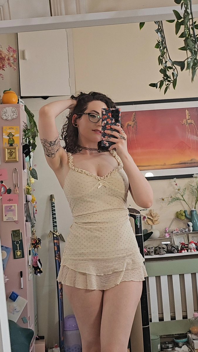 inkyminkytwoo's tweet photo. My favourite summer dress https://t.co/gtZvcP1Gbz