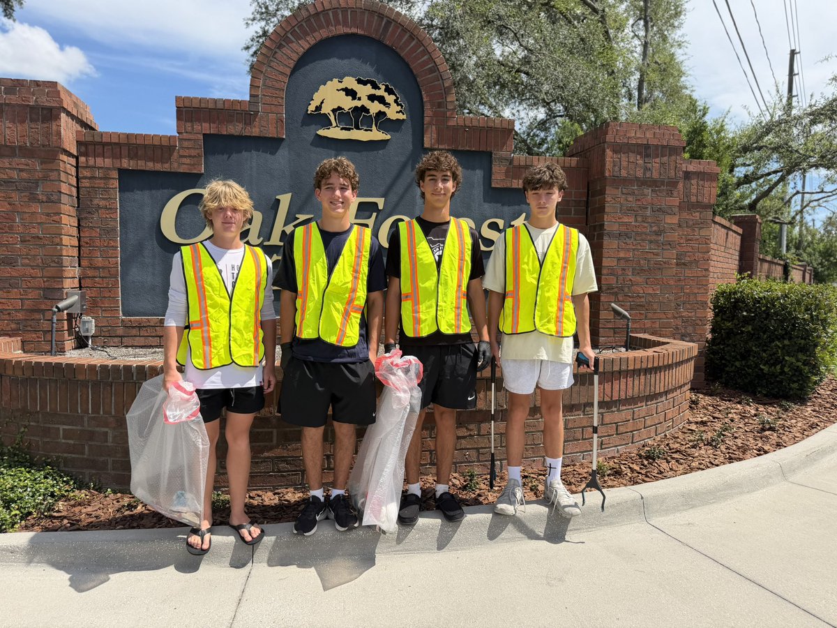 VictoriaForWS's tweet photo. Thank you all for joining us today for our Winter Springs road cleanup!  🙏 https://t.co/MQbRmckIHW