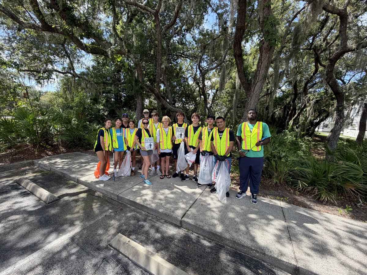 VictoriaForWS's tweet photo. Thank you all for joining us today for our Winter Springs road cleanup!  🙏 https://t.co/MQbRmckIHW