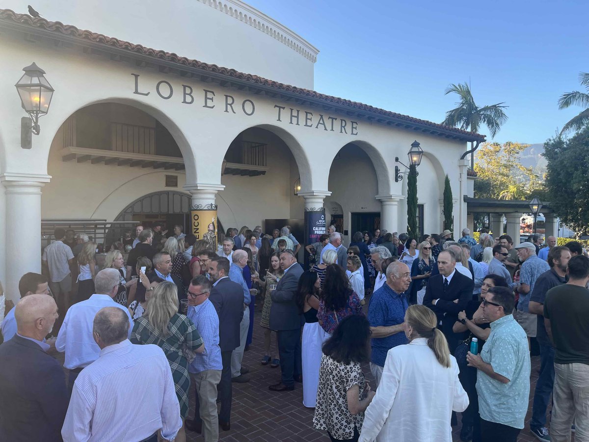Pete4CA's tweet photo. Hello #SantaBarbara! What an inspiring night at the historic Lobero Theater for "California's Problems. Santa Barbara's Choices." Joining my friends @AshleyCVCF, Lee Ohanian, Bill Macfadyen, and Kristen Miller to discuss state/local policy. A packed house for this wonderful civic series organized by my friend, Brian Goebel! More here in @Noozhawk: https://t.co/eEeJ9ZUl0F