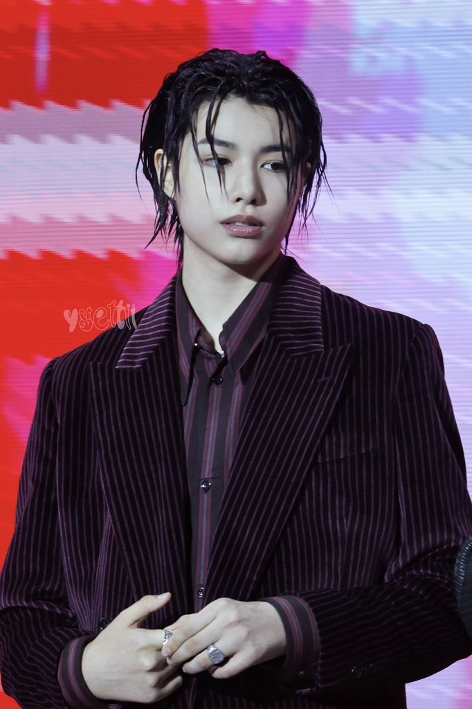 Yvettiils4s's tweet photo. 260725 KMA Red Carpet

#LOUIS  #루이 
#LNGSHOT #롱샷 https://t.co/MOs0j9ev22