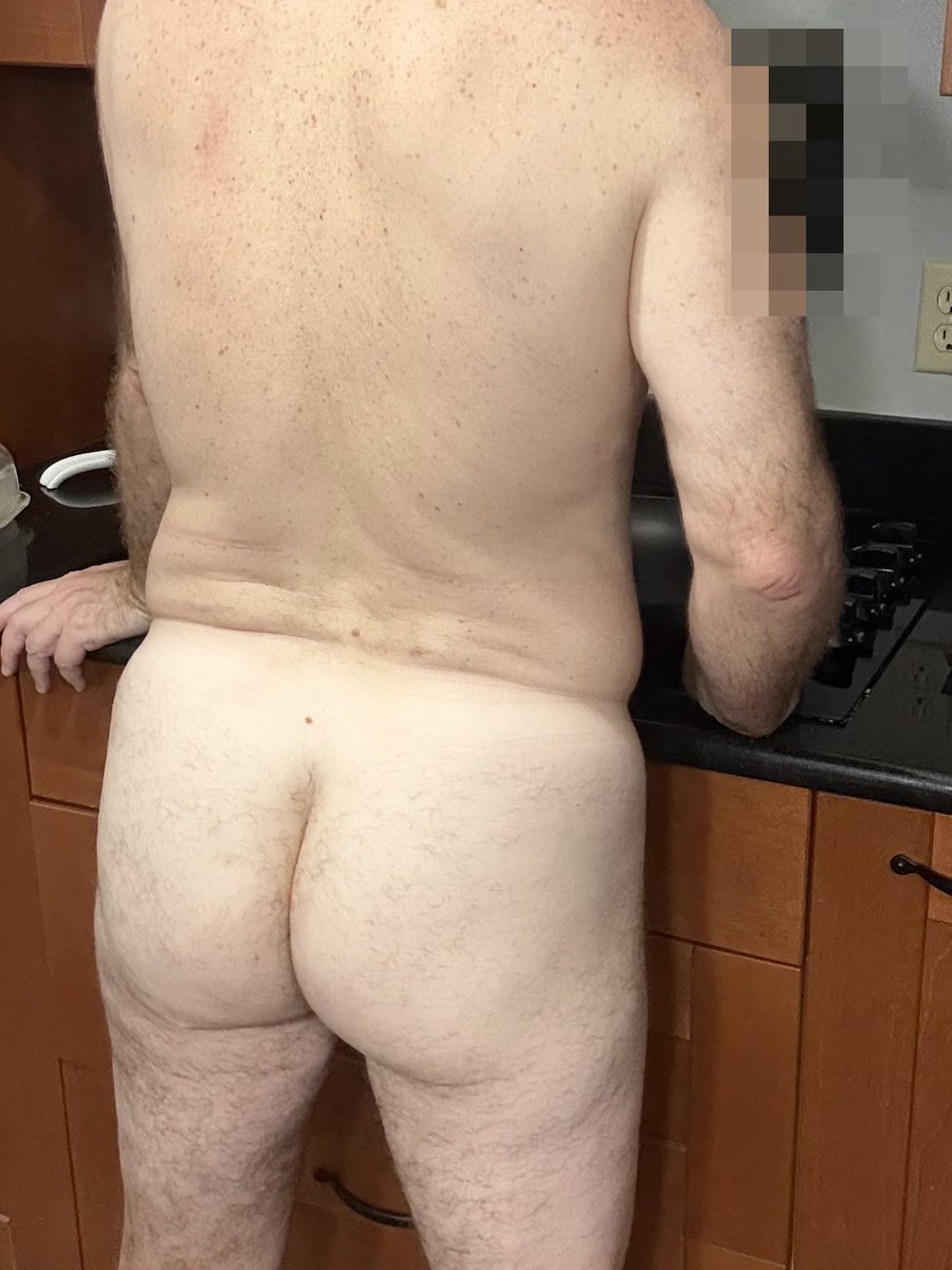 wrestlerass1's tweet photo. Anyone need something from the kitchen…. https://t.co/f6RqX6BmqZ