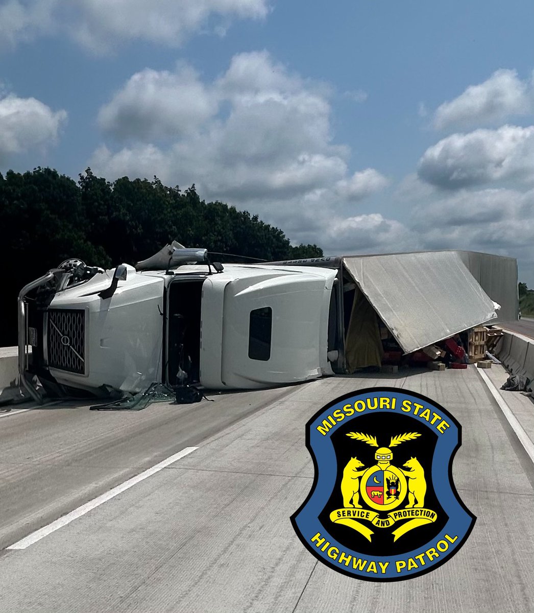 MSHPTrooperF's tweet photo. 🚨Rollover Crash Blocking WB I-70🚨

Troopers are investigating a rollover crash involving a tractor trailer on westbound I-70, at the 148.6 mile marker (just east of Kingdom City), in Callaway County.

There were two occupants, one of which  was transported to the hospital. https://t.co/xNDS7nv8oY