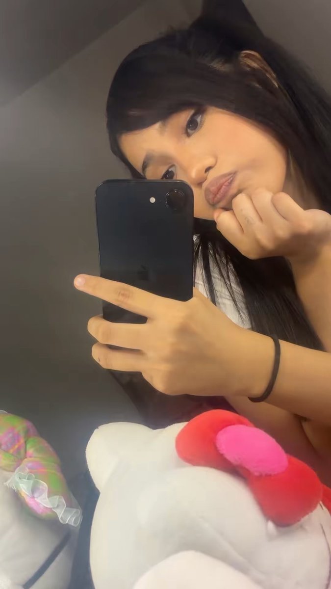 214jaii's tweet photo. mwah <3 https://t.co/gYHkxpPSu6