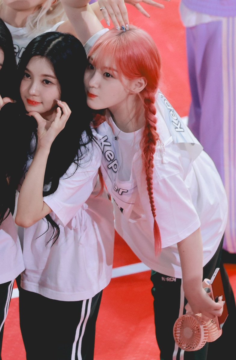 zinebAmira11's tweet photo. #Kep1er #케플러 #김채현 #김다연 #채다즈 #CHAEHYUN #DAYEON
#CHAEDA
🐯🐿️🖤🖤
chaeda
chaeda ships so pretty selfie photo 🥺💕
in ISAC 2024 🏟️ https://t.co/ZN2M8qxnpu