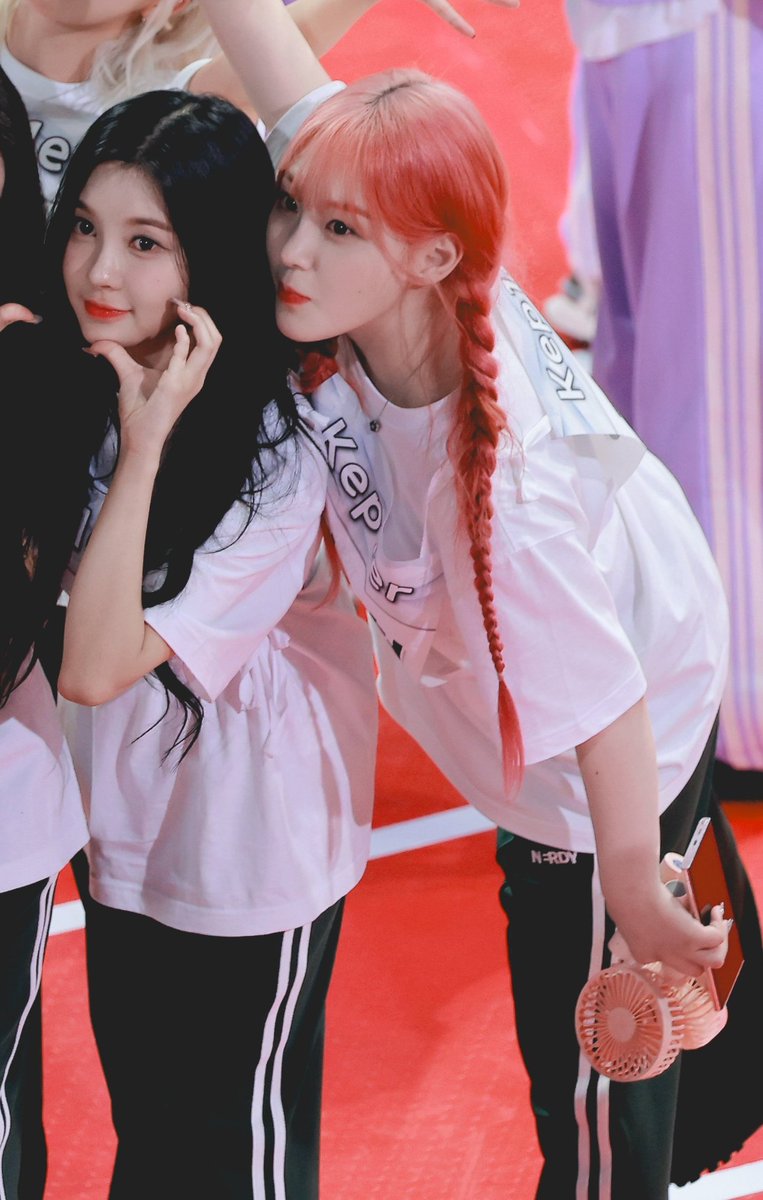 zinebAmira11's tweet photo. #Kep1er #케플러 #김채현 #김다연 #채다즈 #CHAEHYUN #DAYEON
#CHAEDA
🐯🐿️🖤🖤
chaeda
chaeda ships so pretty selfie photo 🥺💕
in ISAC 2024 🏟️ https://t.co/ZN2M8qxnpu