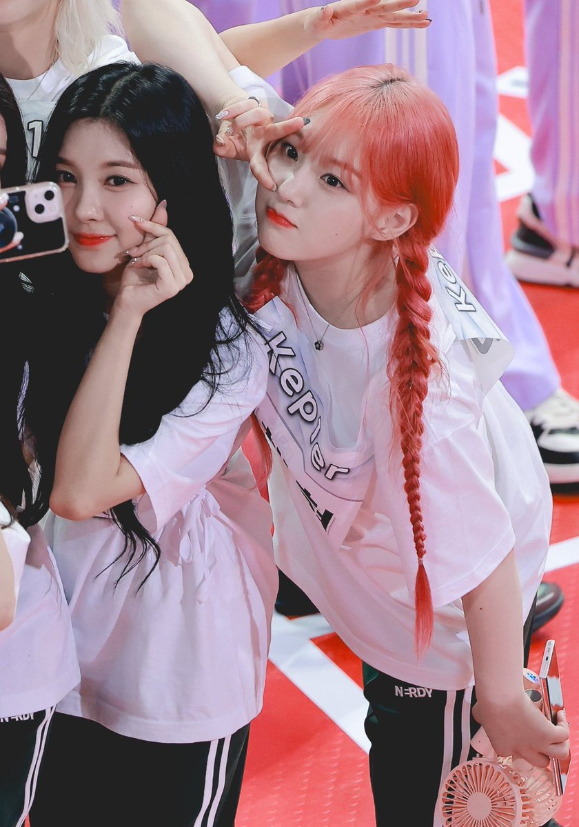 zinebAmira11's tweet photo. #Kep1er #케플러 #김채현 #김다연 #채다즈 #CHAEHYUN #DAYEON
#CHAEDA
🐯🐿️🖤🖤
chaeda
chaeda ships so pretty selfie photo 🥺💕
in ISAC 2024 🏟️ https://t.co/ZN2M8qxnpu