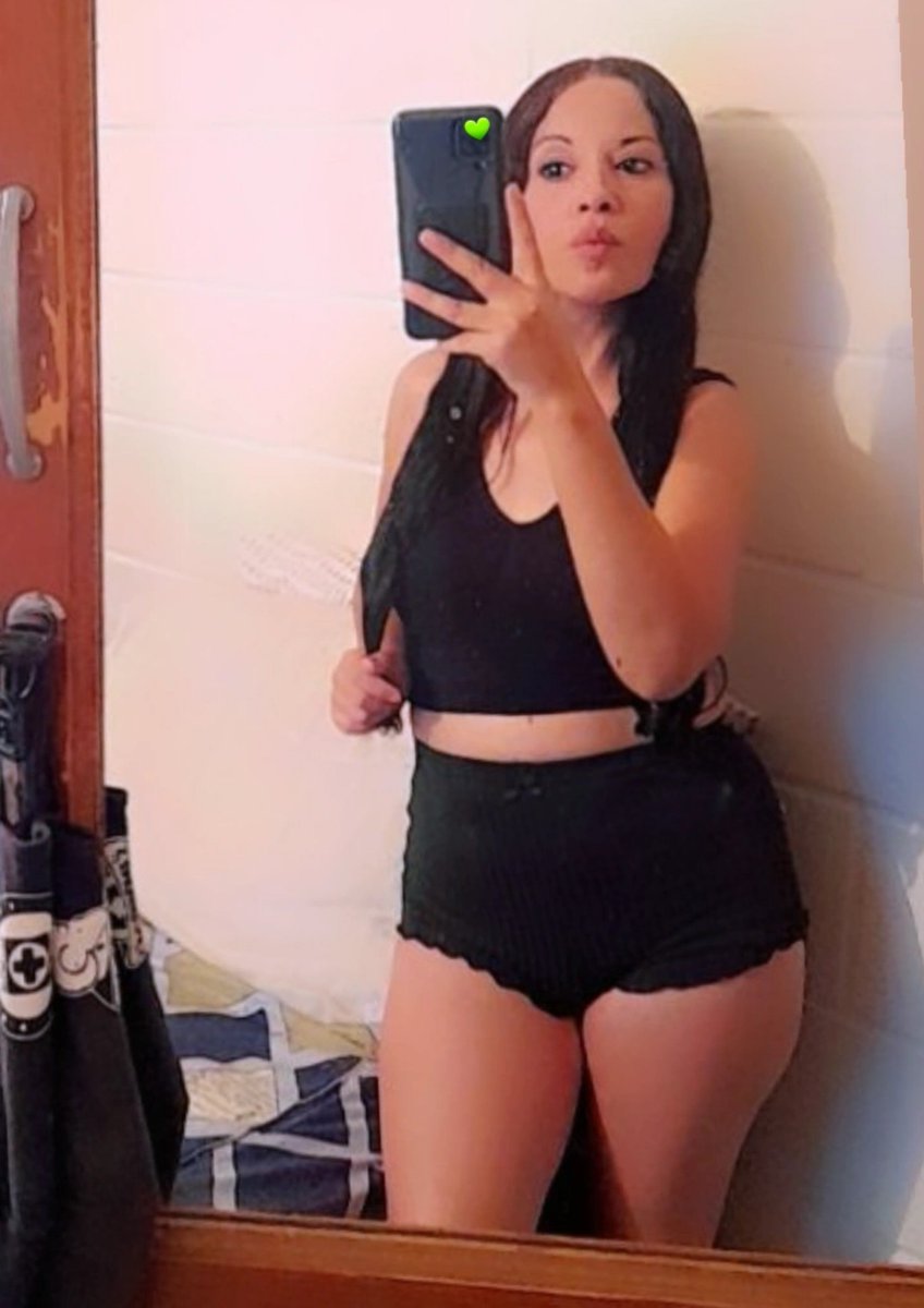 Anagina17's tweet photo. De Anoche💚🔥 https://t.co/hkV8wlK1zY