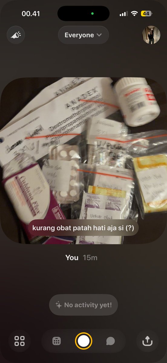kyobacot's tweet photo. what a hectic day ! 
tidur set4 subuh-jam 6 otw semarang-sampe langsung pindahan.. but talk to who.. eh udah gasih (?) https://t.co/yhnEMB7UPU