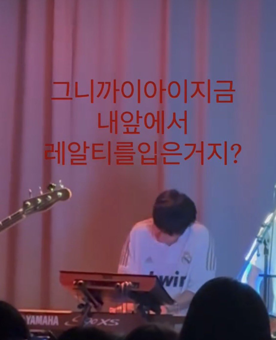 oluuddong's tweet photo. 어머머시발........  레알유니폼입어서님탈빠요한게일니엔전이라니 https://t.co/itDMl1DfHw