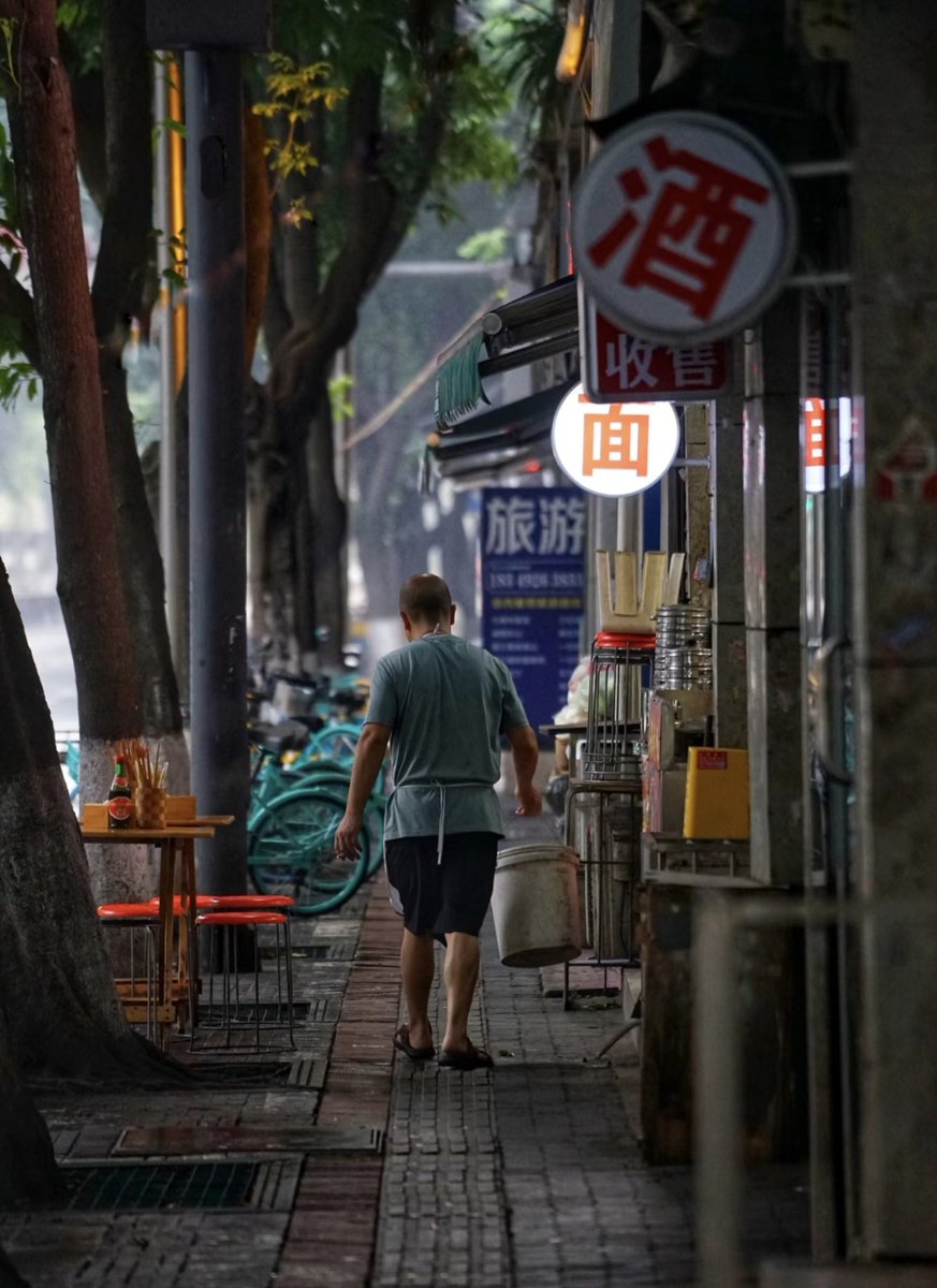 TerkaLexova's tweet photo. Just a quick street snap that caught my eye—raw, unplanned, full of tiny city vibes. Nothing fancy, just the beauty of random moments. https://t.co/gWopUQ1LM4