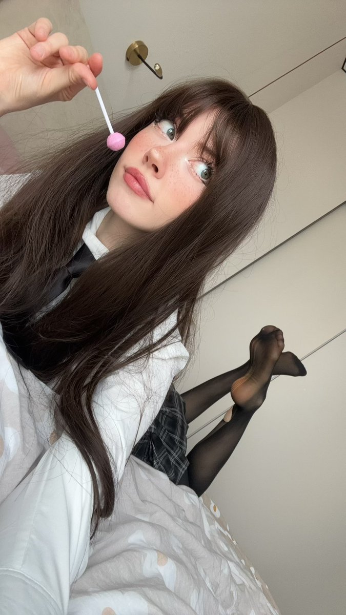 uwurpurpl's tweet photo. mhmm lolli lollipop 🍭🍭 https://t.co/DJItpkoUTn