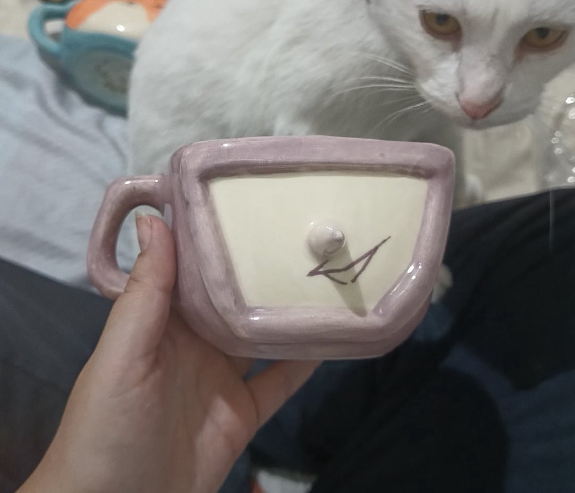 tennapolo's tweet photo. im giggling i literally commissioned a mug almost exactly like this a month ago https://t.co/BvlQQhultA