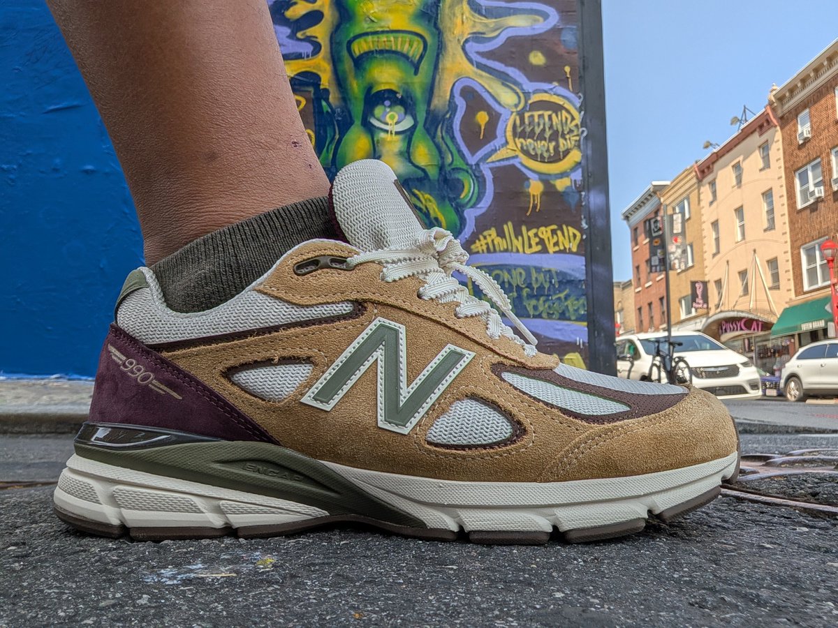 Sn3ak3r_Fr3ak3r's tweet photo. Very rarely do I unds something immediately but these were a must for today #WDYWT #UnDS @cncpts Patina 990V4's #YourSneakersAreDope https://t.co/GEJ3AKh5ae