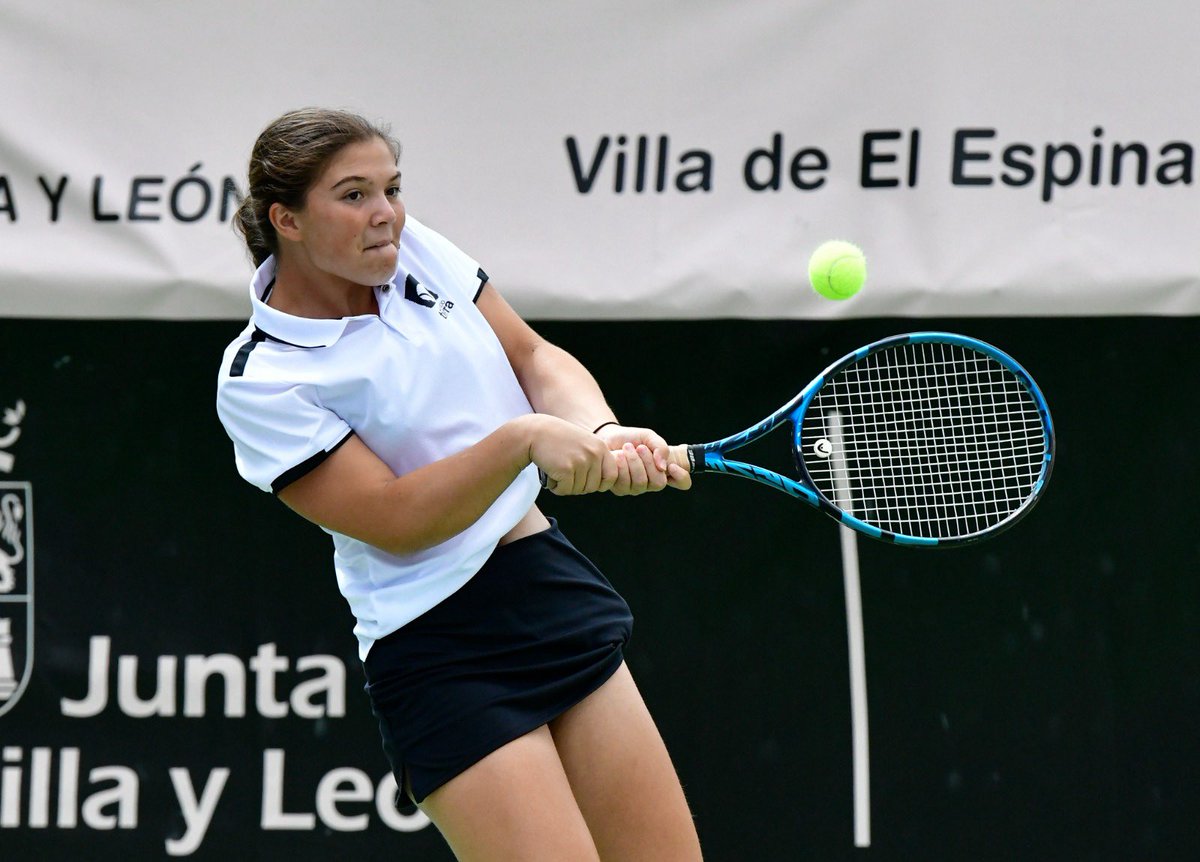 Tenis_Espinar's tweet photo. Estos son los cadetes que pasan a la final del Open Castilla y León Villa de El Espinar 🙌

Pablo Sánchez vs Álvaro Moreno 
Valeria de Pablo vs Lucia Sainz https://t.co/4DgRhxxiSq